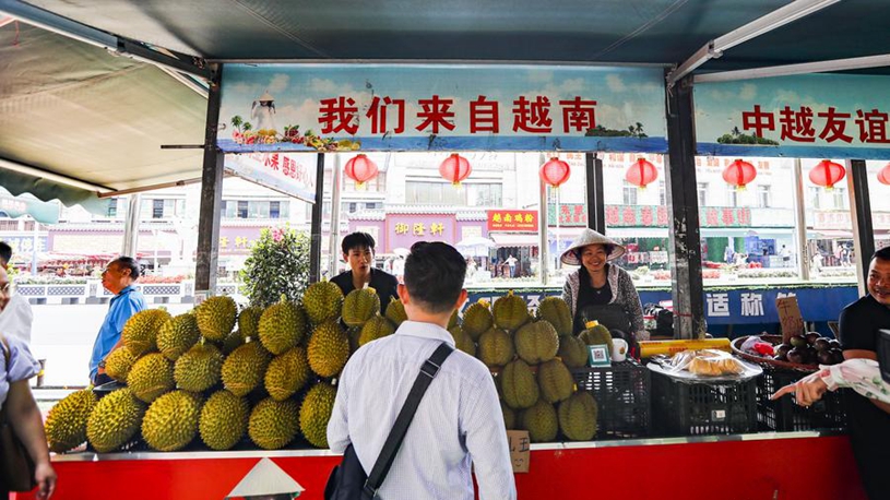 小德抵沪